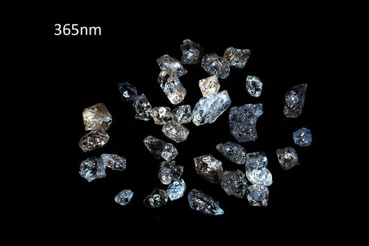 Lot 32pcs petroleum quartz crystals 55.6ct fluorescent
