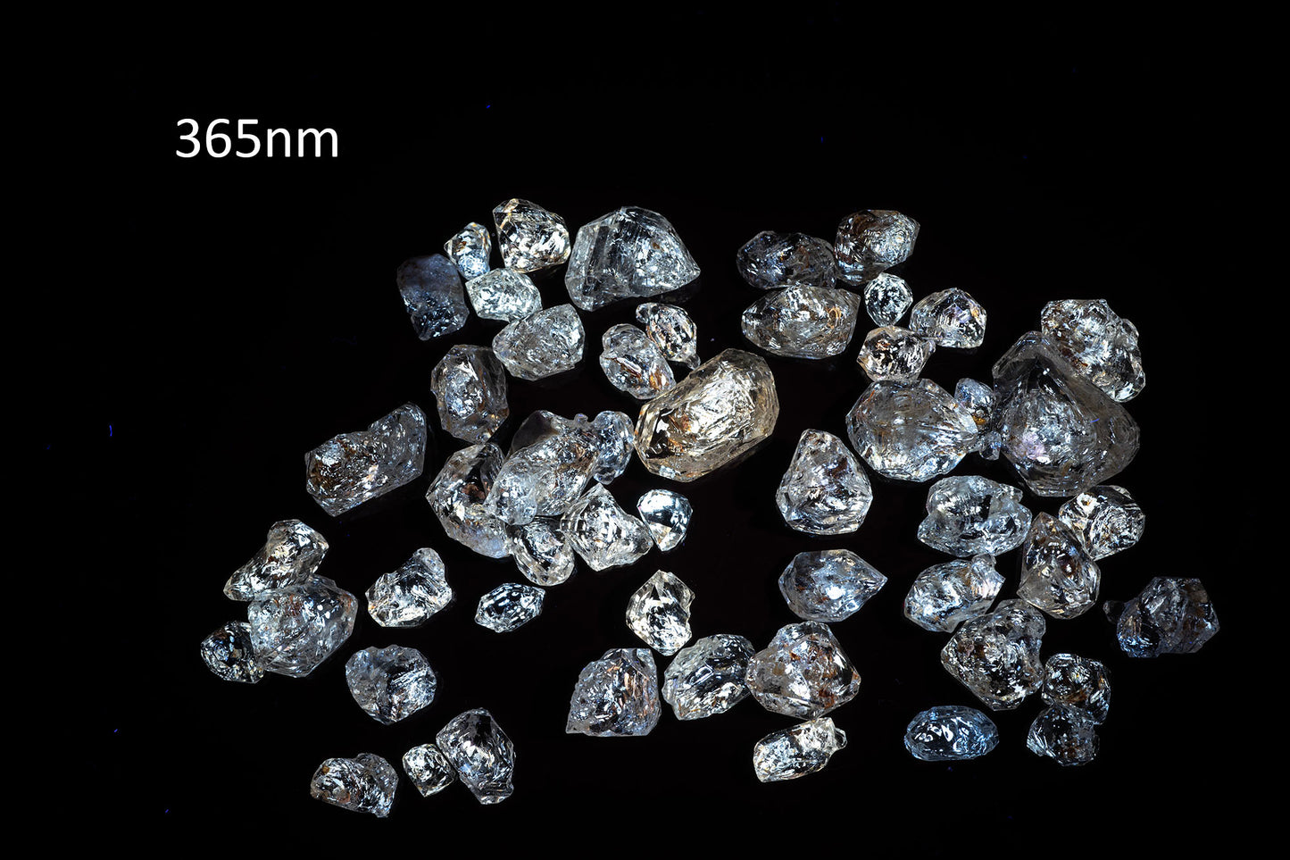 Lot 50pcs petroleum quartz crystals 96ct fluorescent
