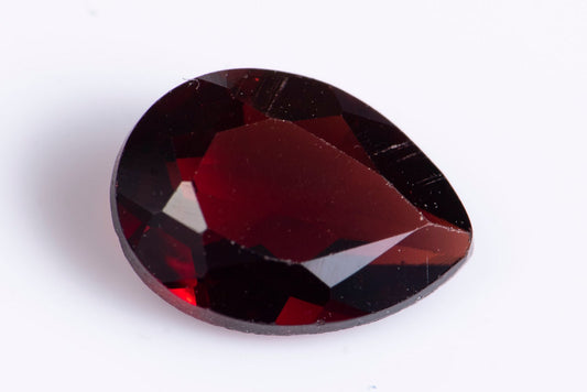Rhodolite garnet 0.87ct teardrop cut