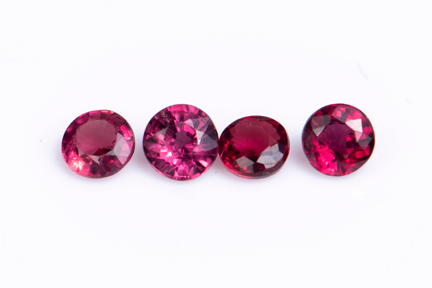 4 pieces ruby 0.33ct heated 2.5mm round cut