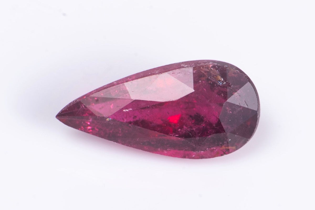 Естествен рубелит (розов турмалин) 1.53ct капковидна шлифовка