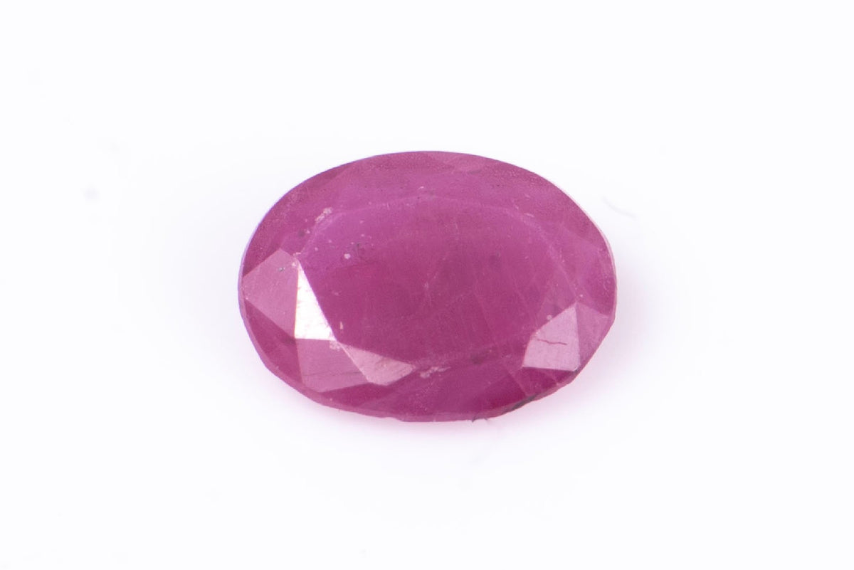 Естествен рубин 0.18ct, нагряван, овална шлифовка
