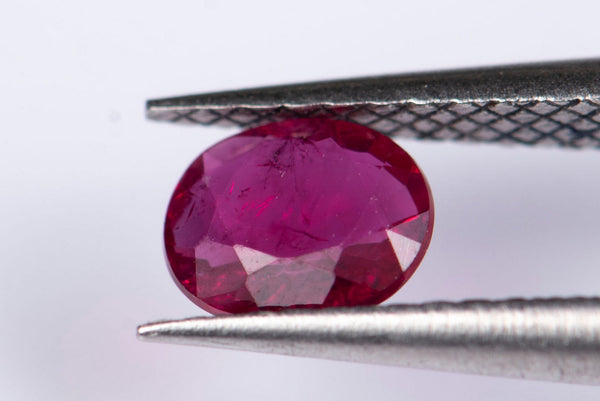 Естествен рубин 0.34ct, нагряван, овална шлифовка