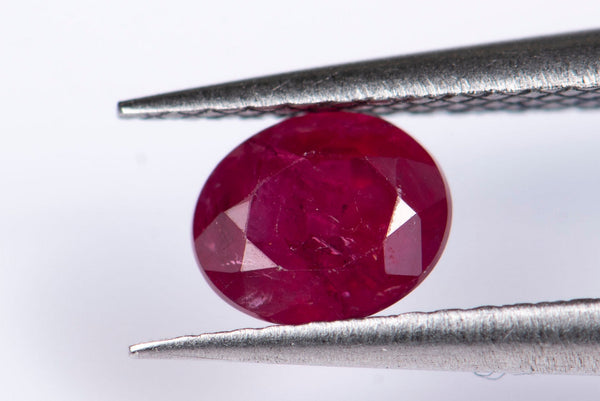 Естествен рубин 0.52ct, нагряван, овална шлифовка
