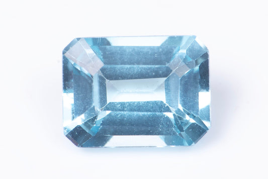 Sky blue topaz 1.72ct 8x6mm VS octagon cut