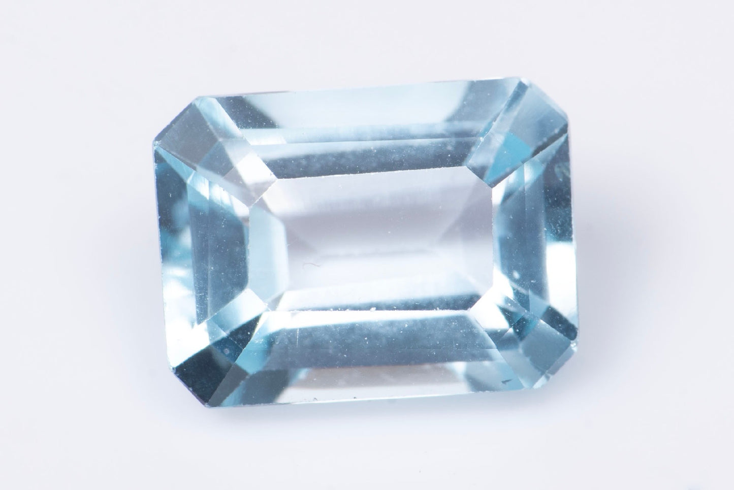 Sky blue topaz 1.88ct 8x6mm VS octagon cut