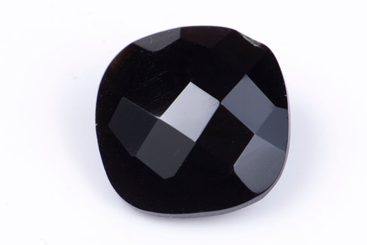 Опушен кварц 3.07ct, cushion шлифовка