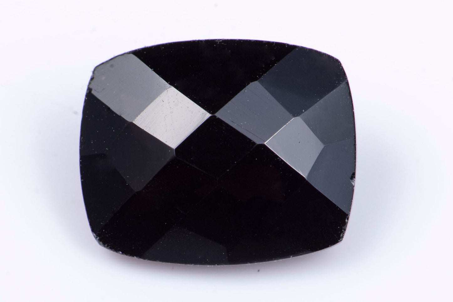 Опушен кварц 3.73ct, cushion шлифовка