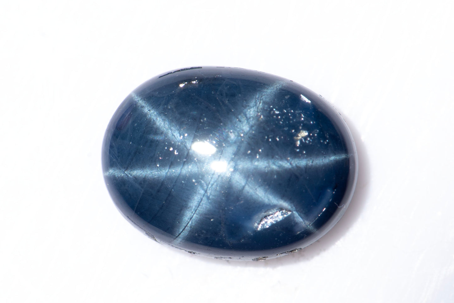 Blue star sapphire 1.54ct 6-ray star oval cabochon