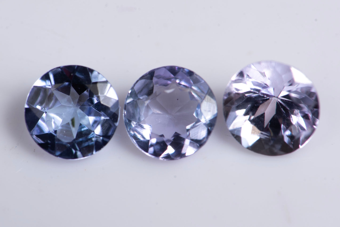 3 броя танзанит 0.67ct 3.8mm кръгла шлифовка