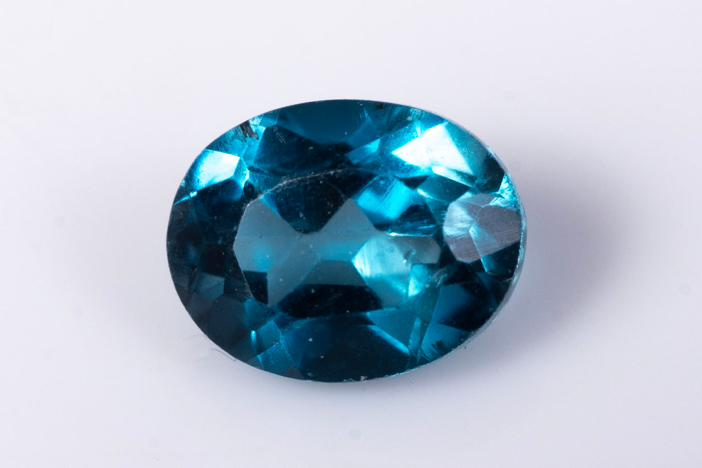 Топаз Лондонско синьо 0.43ct 5x4mm овална шлифовка