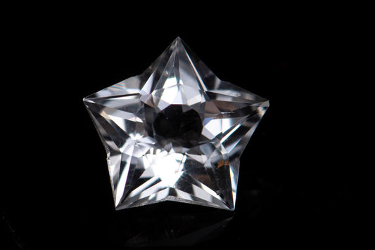 Unique white topaz with fancy star cut 1.48ct