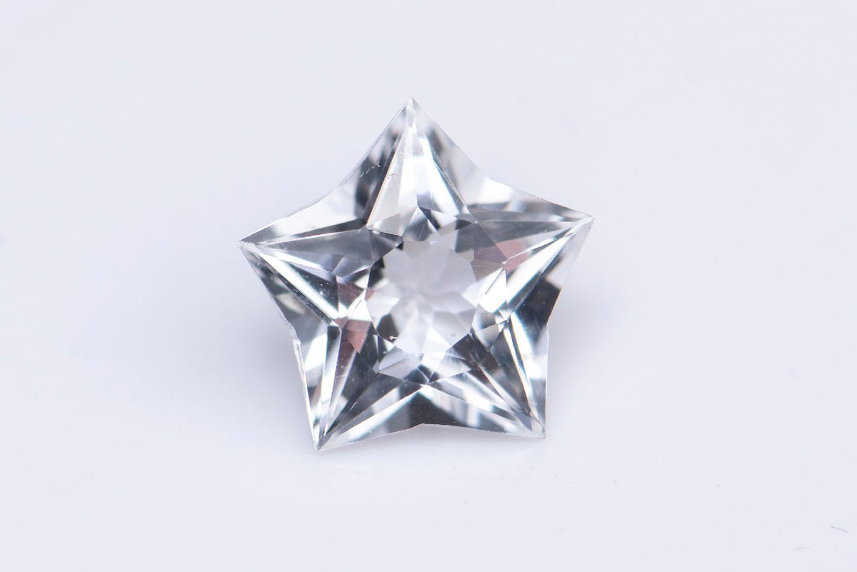 Естествен бял топаз 1.52ct, звездна (fancy) шлифовка