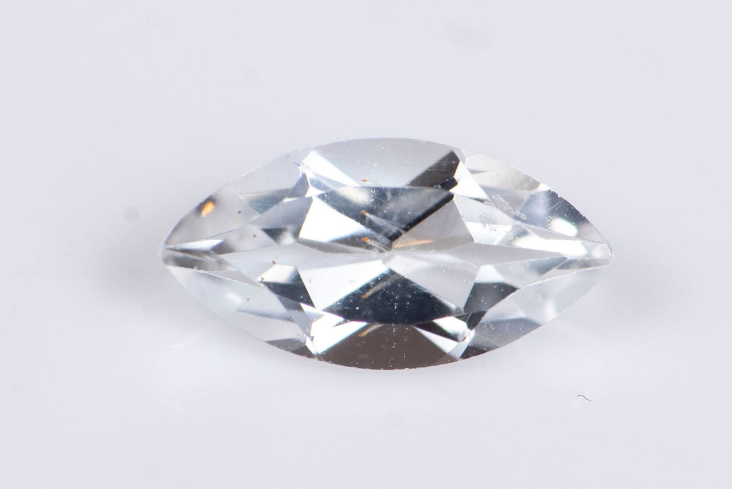 White topaz 0.61ct 8x4mm marquise cut