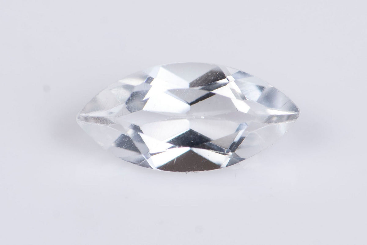 Естествен бял топаз 0.65ct 8x4mm маркиз шлифовка