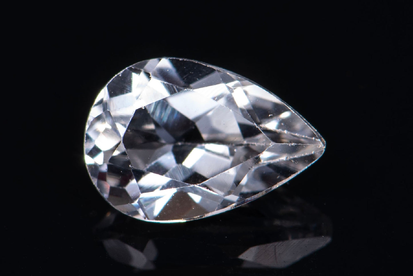 White topaz 1.72ct VVS teardrop cut