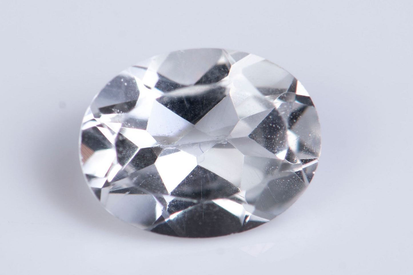 White topaz 2.11ct 9x7mm VVS oval cut